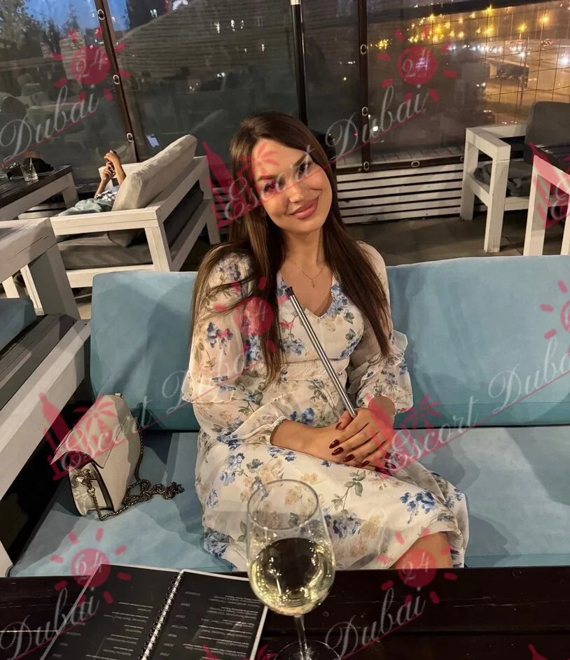 Aaliyah, 27 years old, 178 cm, small