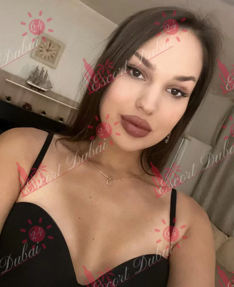 Aaliyah, 27 years old, 178 cm, small