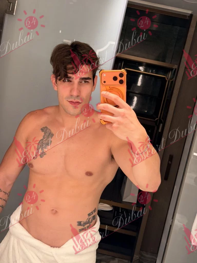 Adrian, 22 years old, 188 cm