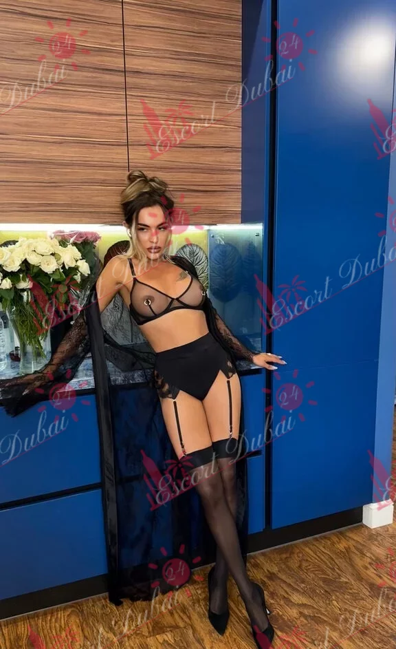 Angelina, 24 years old, 170 cm, medium
