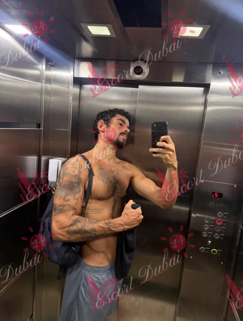 Anthony, 25 years old, 190 cm