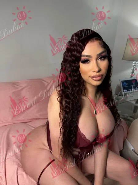 Ava, 26 years old, 184 cm, large