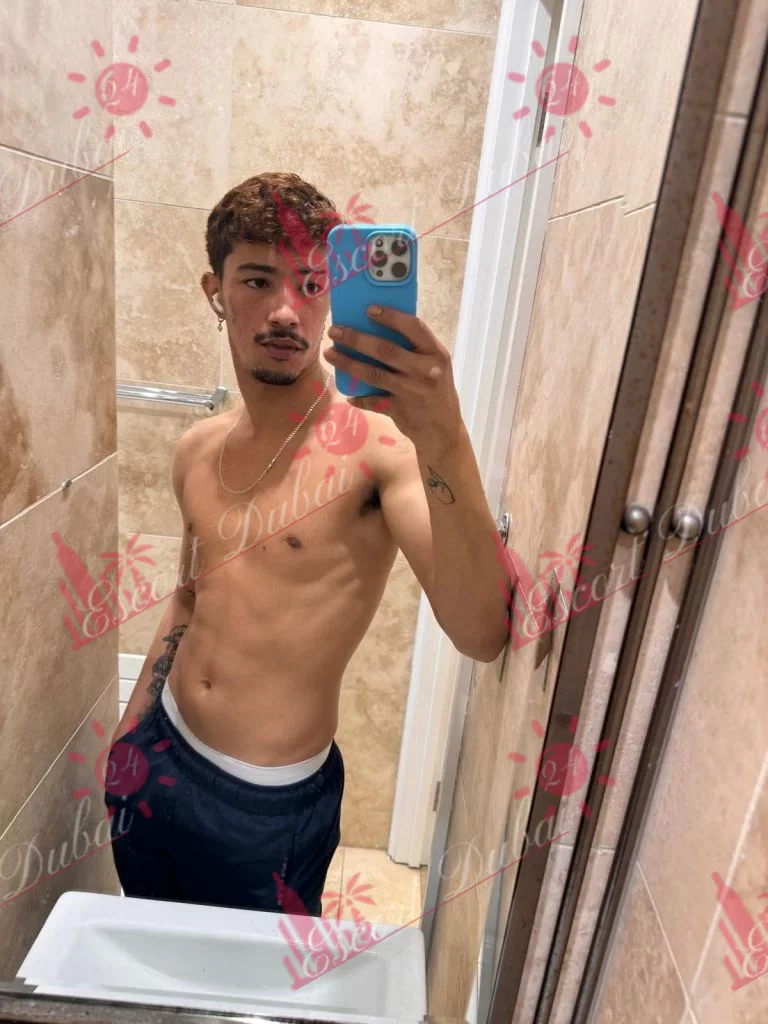 Benjamin, 23 years old, 175 cm