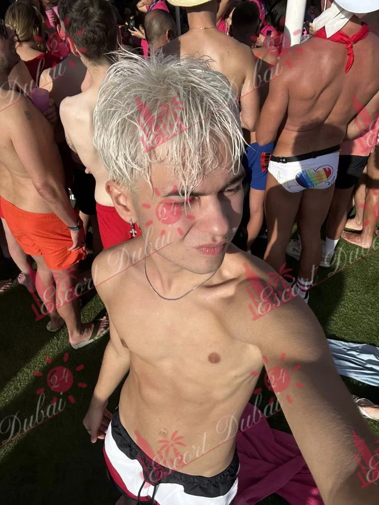 Cameron, 19 years old, 175 cm