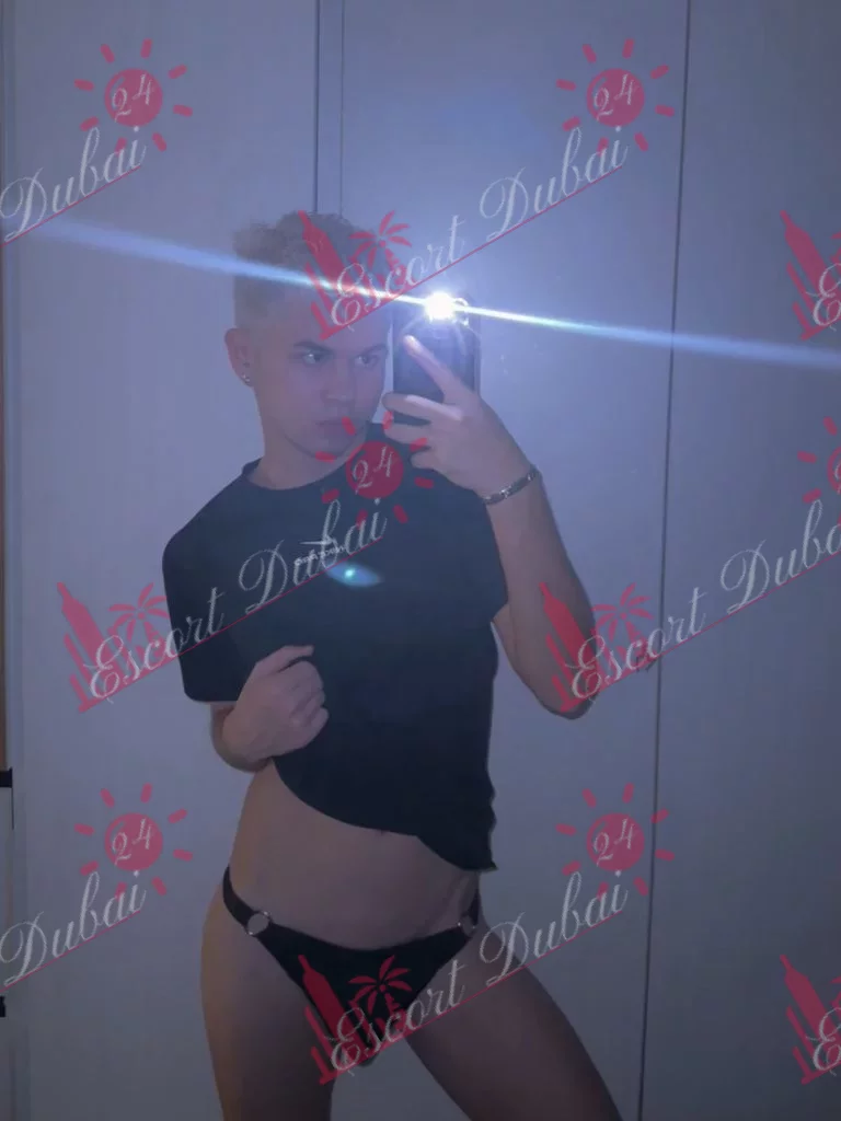 Cameron, 19 years old, 175 cm