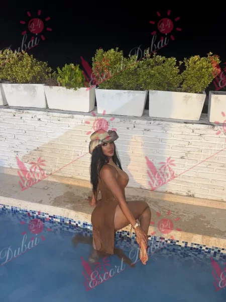 Camila, 27 years old, 174 cm, large