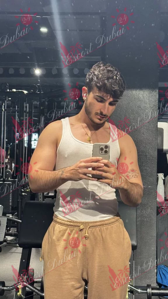 Christopher, 23 years old, 175 cm