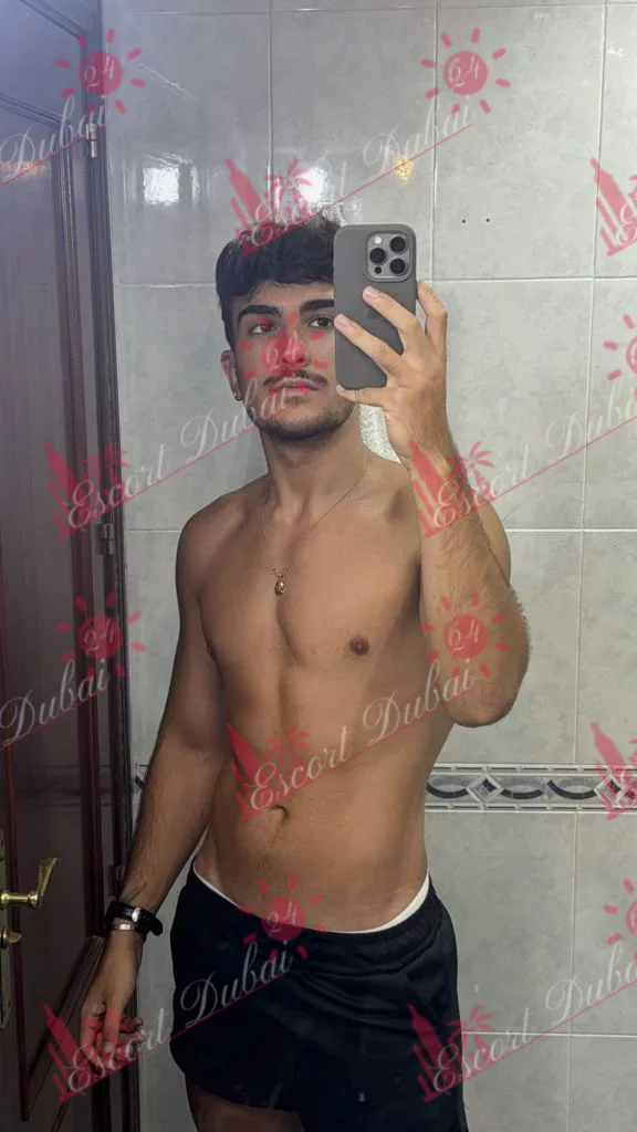 Christopher, 23 years old, 175 cm