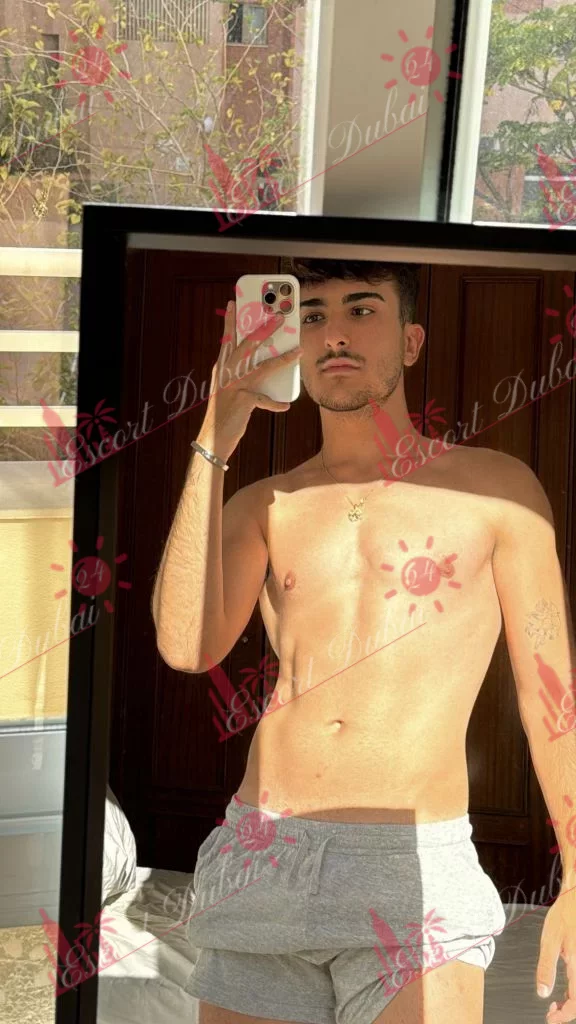 Christopher, 23 years old, 175 cm