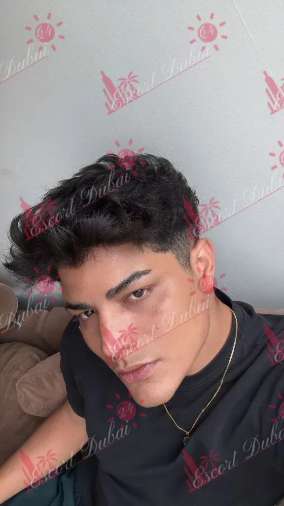 Dominic, 22 years old, 185 cm