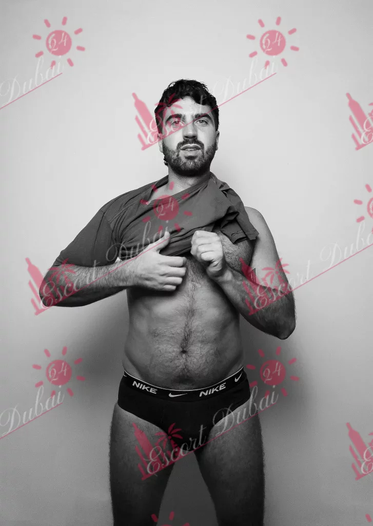 Leo, 32 years old, 185 cm