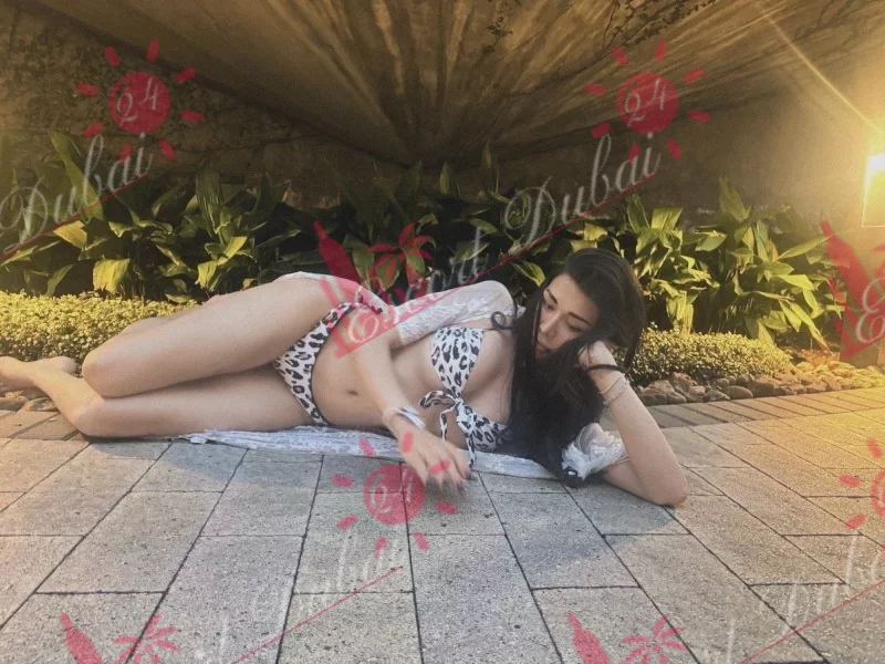 Madison, 22 years old, 170 cm, medium