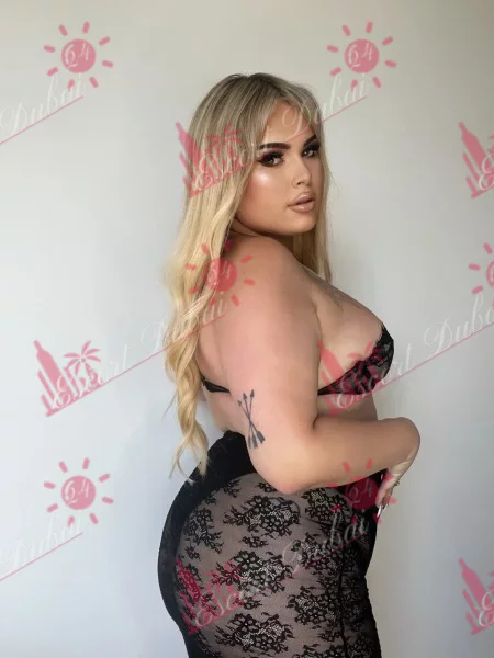 Scarlett, 25 years old, 180 cm, large
