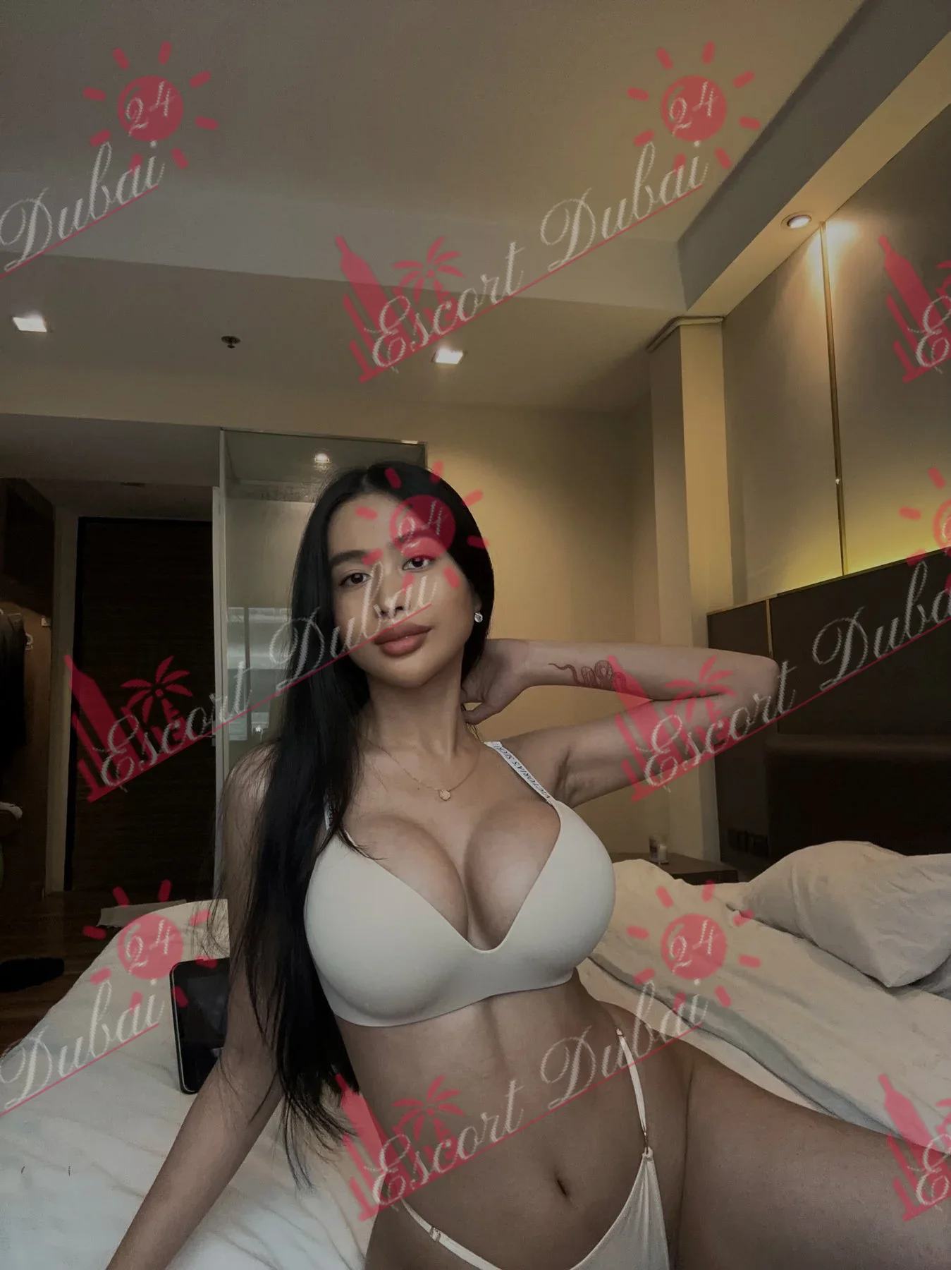Claudia, 164 cm, large